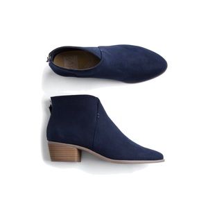 DV8 Kipling Bootie, navy suede, size 7.5